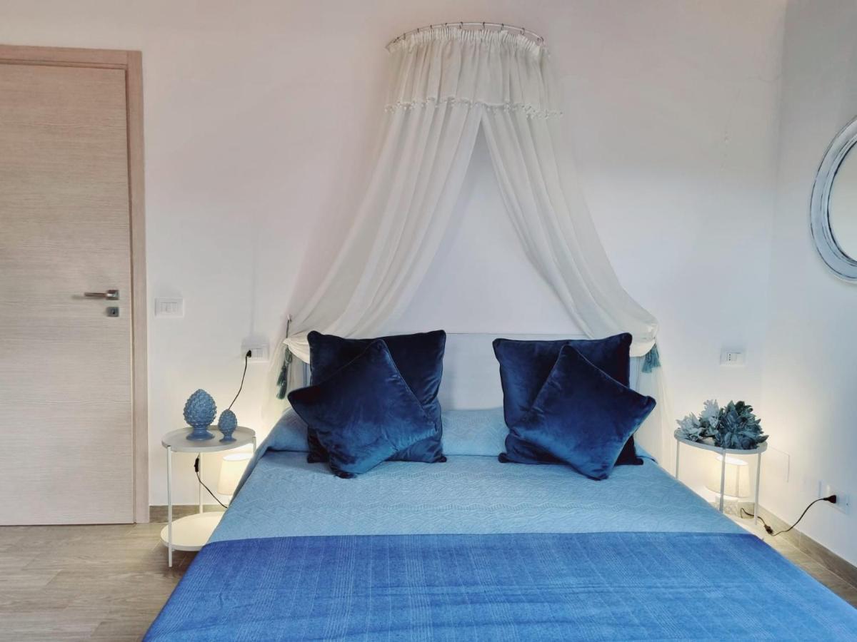 Stazzo San Teodoro Piscina Condivisaアパートメント エクステリア 写真