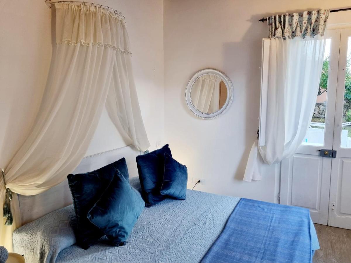 Stazzo San Teodoro Piscina Condivisaアパートメント エクステリア 写真
