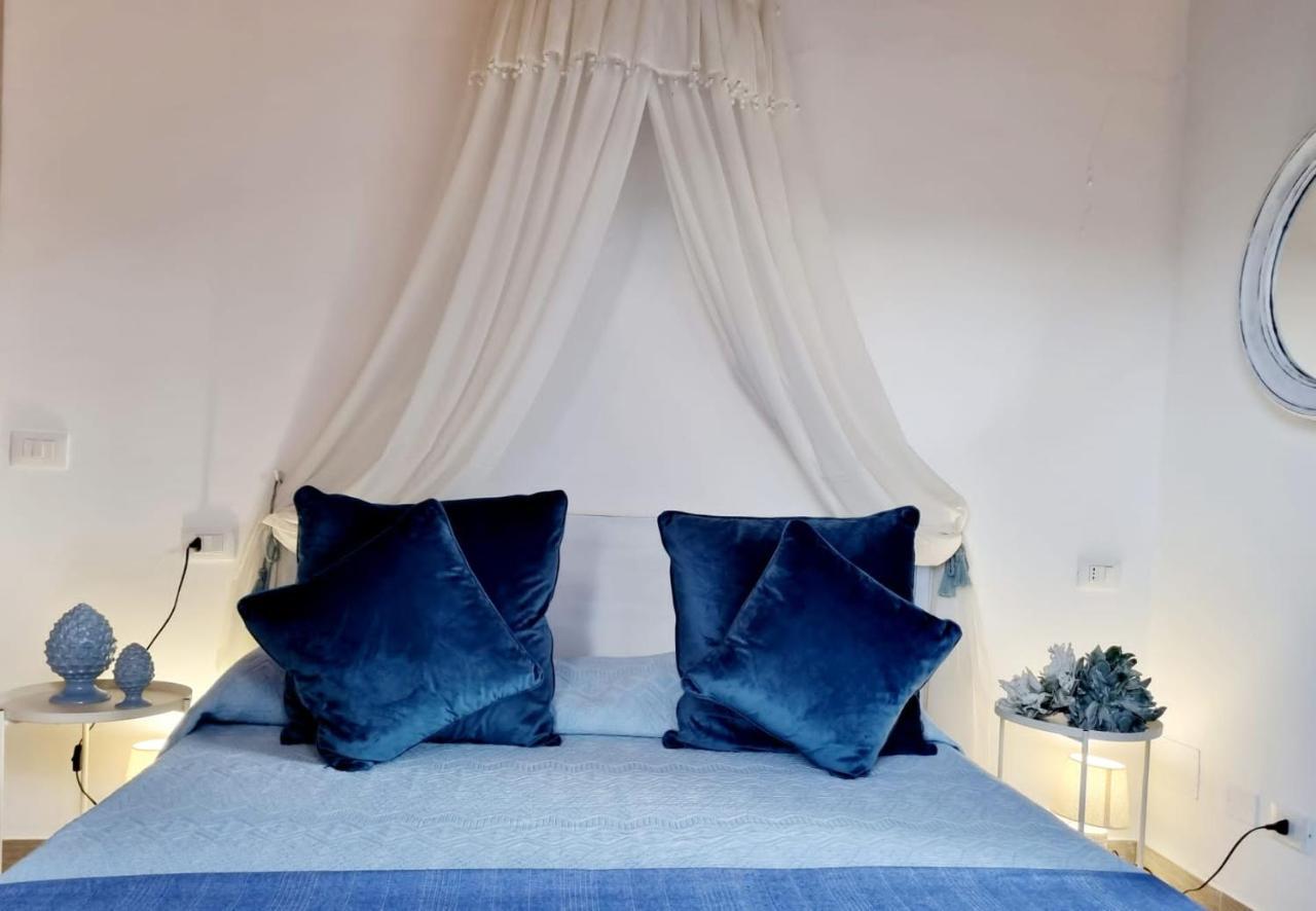 Stazzo San Teodoro Piscina Condivisaアパートメント エクステリア 写真